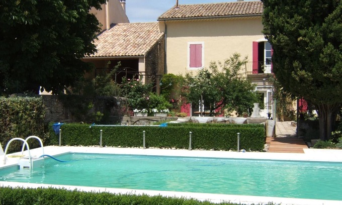 Sainte-Cecile-les-Vignes Maison | Provence-Maison de charme avec jardin et piscine jusqu'à 10 pers