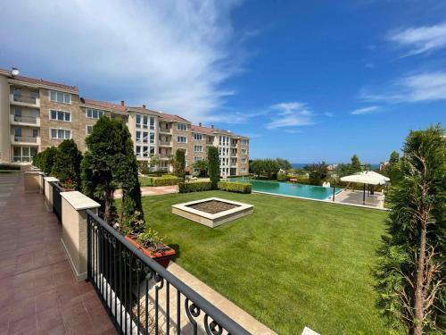 Chernomorets Appartement | Provence Deluxe Apartment in Atia Resort