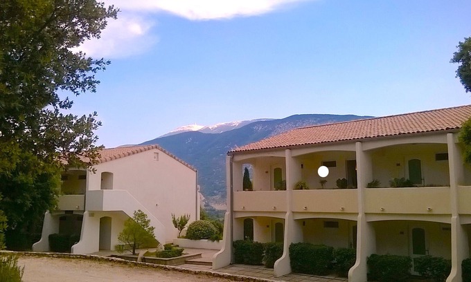 Mollans-sur-Ouveze Appartement | Provence. Mont-Ventoux. Appartement panoramique avec piscine.