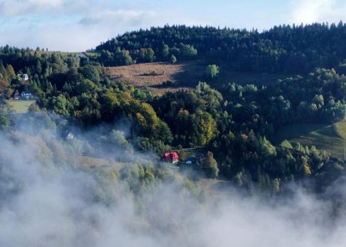 gmina Kamienica Maison | Przysiółek Flądrówka - Dom na odludziu z widokiem na Gorce i Tatry
