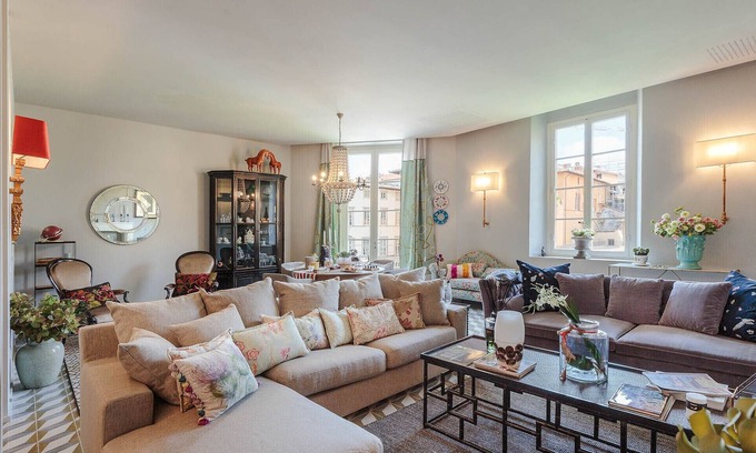 Lucca Historical Center Appartement | Penthouse de luxe sur la place centrale à l'intérieur des remparts de Lucques