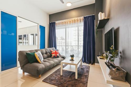 Bandar Puchong Jaya Appartement | Puchong Skypod Residence, 1-5 pax with Balcony Unit, Walking Distance to IOI Mall, 10min Drive to Sunway
