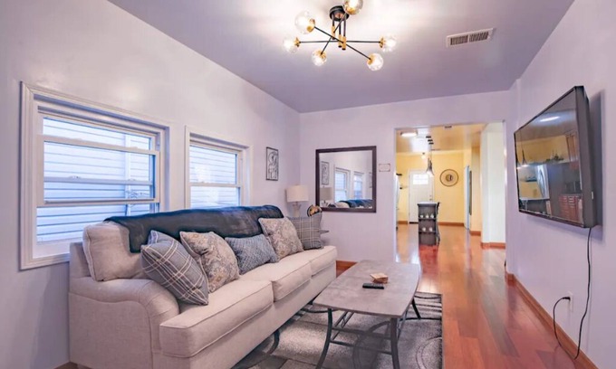 Ducktown Appartement | Pueblo Magíco: Modern-Rustic Central City Gem