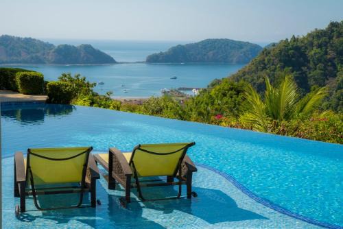 Jaco Maison | Puesta del Sol 5 bdrs ocean view in Los Suenos