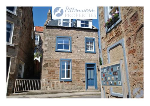 Anstruther Maison | Puffin House- stylish home by the sea