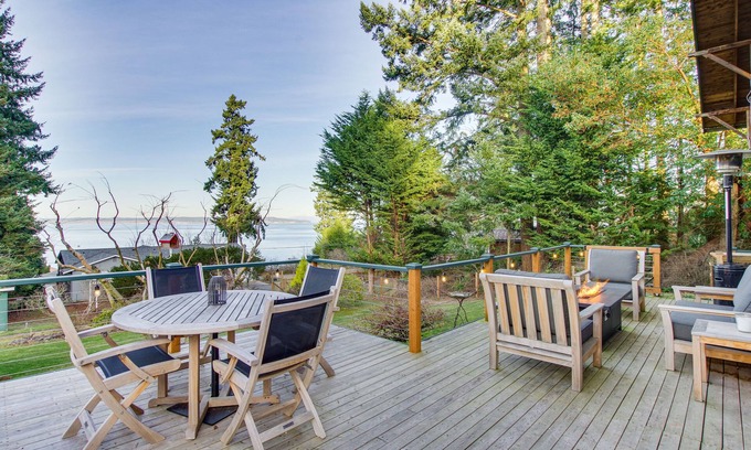 Coupeville Cottage | Puget Sound Cottage w/ Private Community Beach!