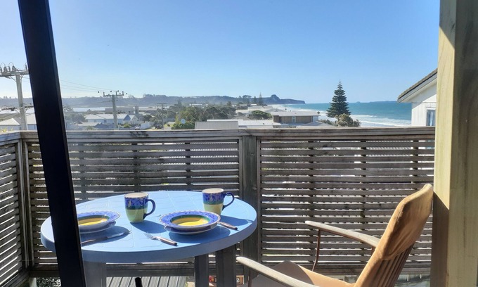 Pukehina Appartement | Pukehina Beach Studio with Balcony and Majestic views