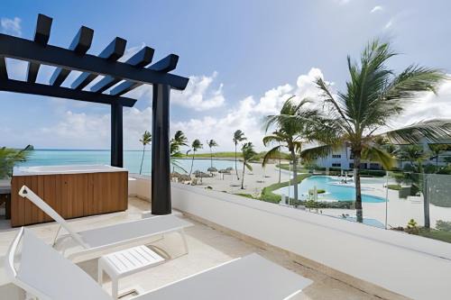 Cap Cana Marina Appartement | Punta Palmera Beach Front and pool views Cap Cana