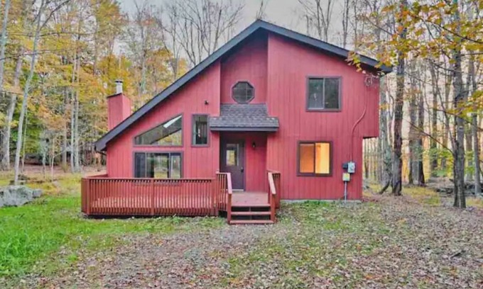 Lake Ariel Maison | PURA VIDA Poconos’ Oasis @The Hideout Pet Friendly