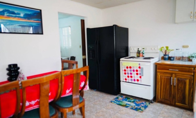 Roble Copropriété | Pura vida tico's family-friendly casita in the central valley