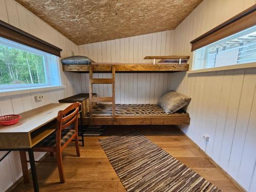 Elva Autre | Purde Camp Cabin