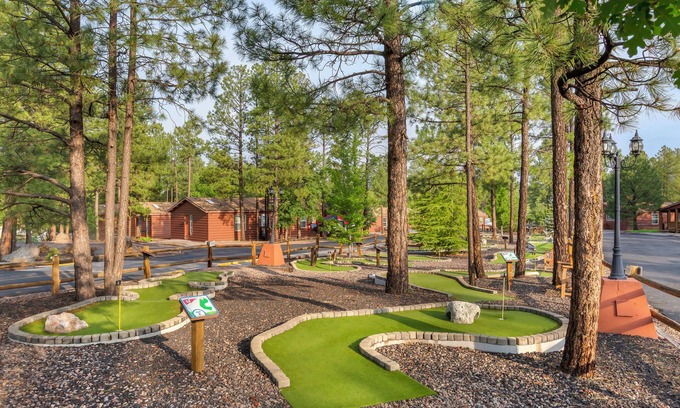 Pinetop Hôtel | PVC at The Roundhouse Resort