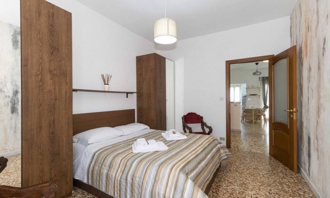 Mirafiori Appartement | Pythagoras Functional Flat x4 with Balcony