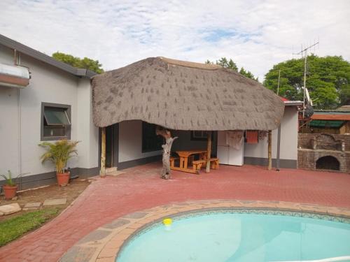 Rustenburg Maison | Pythons Guest Lodge