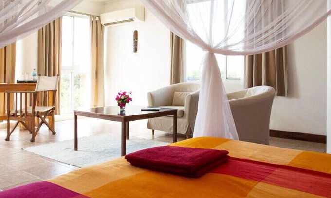 Oyster Bay Maison | Q-Bar & Guest House