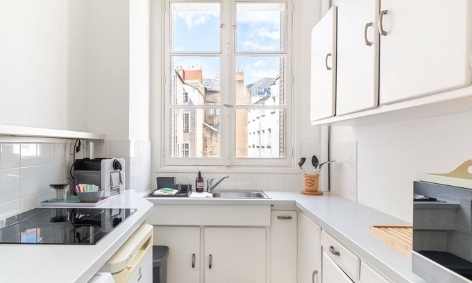 Dobree-Bon Port Appartement | Quai 63 - One Bedroom Apartment, Sleeps 4