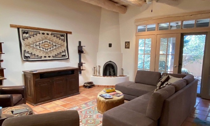 Quail Run Maison | Quail Run Home Minutes from the Plaza - Pool, Tennis Courts, Golf & More