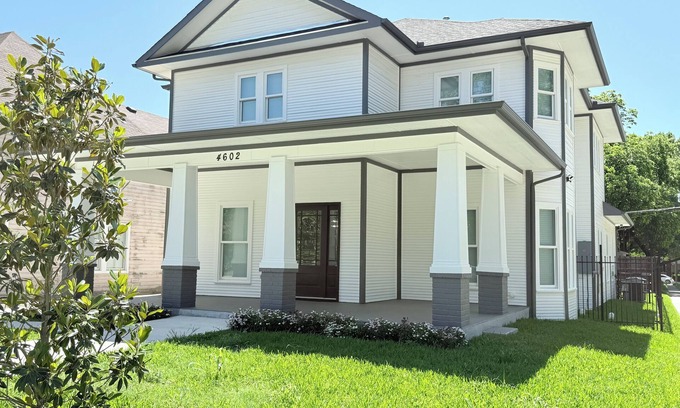 Old East Dallas Maison | Quaint 4-bedroom house with AC in Dallas
