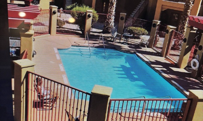 Mesilla Park Copropriété | Quaint and Spacious 1bed/1bath with Balcony Overlooking the Courtyard