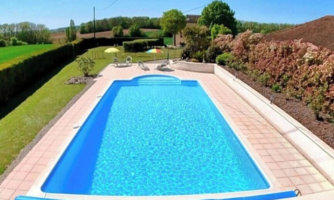Saint-Eutrope-de-Born Maison | Quaint apartment in a quiet rural location