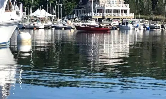 Cohasset Maison | Quaint colonial with short walk to Harbor and Restaurants