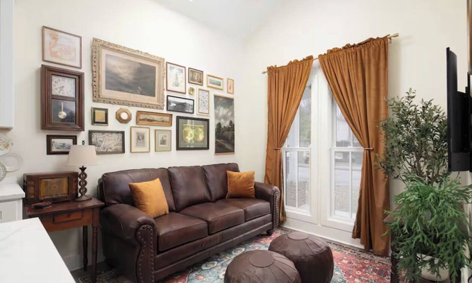 Northside District Maison | Quaint Cottage in Downtown Lexington 15 minutes to the Kentucky Horse Park