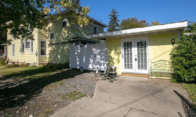 Watkins Glen Maison | Quaint Guest House with walkable locale! · Quaint Guest House with walkable locale!
