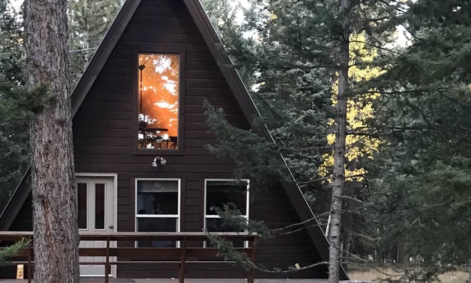 Cimarron Cabine | Quaint, Quiet and Cozy Cottage in the Mountains