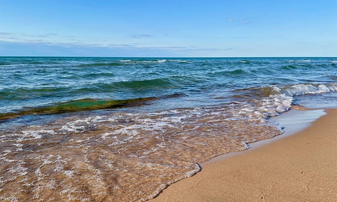 Miller Beach Maison | Quaint & Quiet Blocks From the Beach! | Smart Stays
