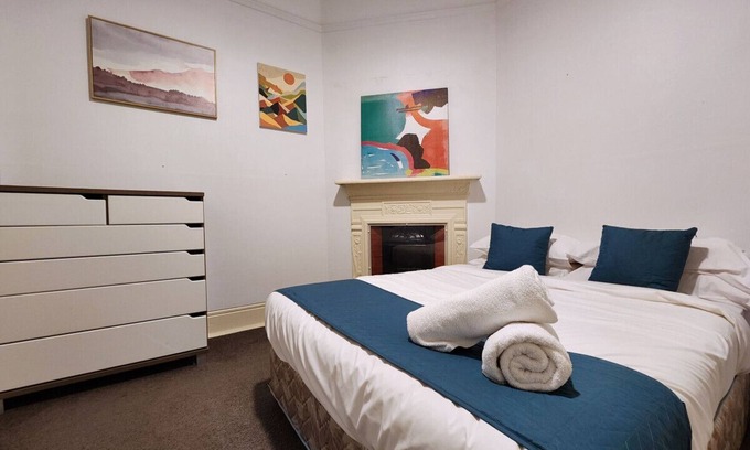 The Rocks Appartement | Quaint terrace house The Rocks