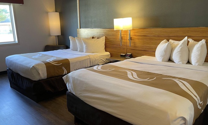 Clinton Hôtel | Quality Inn Frontier at U.S. Hwy 30