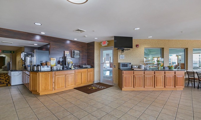 Belmont Hôtel | Quality Inn & Suites Belmont Route 151