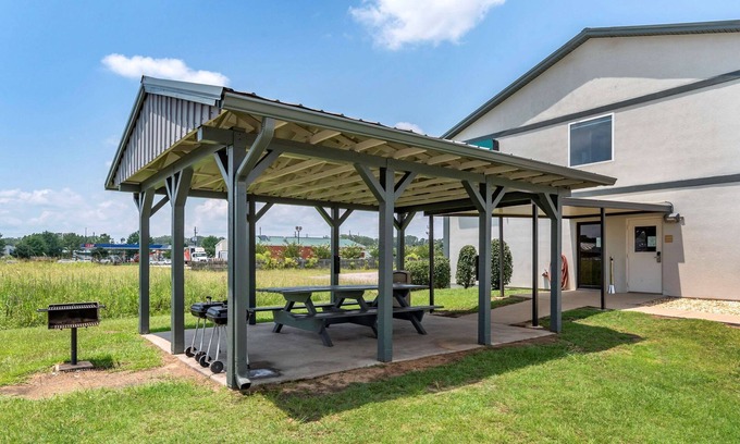 Demopolis Hôtel | Quality Inn & Suites