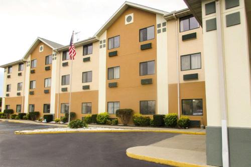 Shorewood-Tower Hills-Harbert Hôtel | Quality Inn