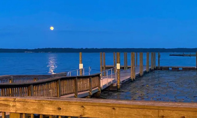Pisgah Maison | Quantico Bungalow Marine Graduations FBI HQ Marines Potomac River Getaway