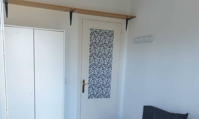 Vista Alegre Appartement | Quarto Aconchegante com Terraço!