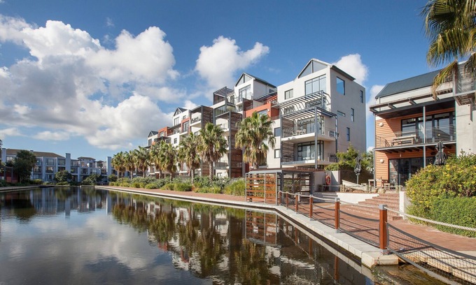 Century City Appartement | Quayside 301 by CTHA