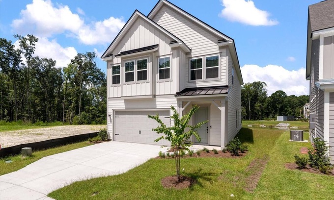 West Ashley Maison | Queen Bedroom with En Suite-Shared 4BR House