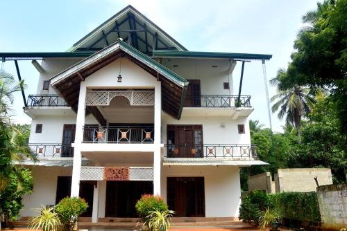 New Town Maison | Queen Inn Anuradhapura