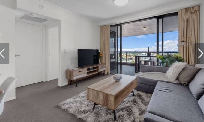 Brisbane Central Business District Appartement | Queen St Executive Stylish Apt with River Views and Fast WIFI Carpark Sauna Balcony Sleeps 7