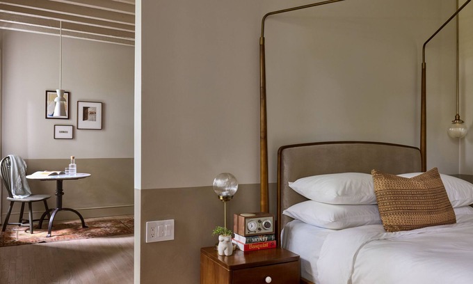 Fishtown Hôtel | Queen Suite with Living Room for Extended Stays