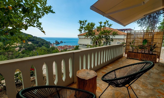 Parga Appartement | Queen suite with panoramic views