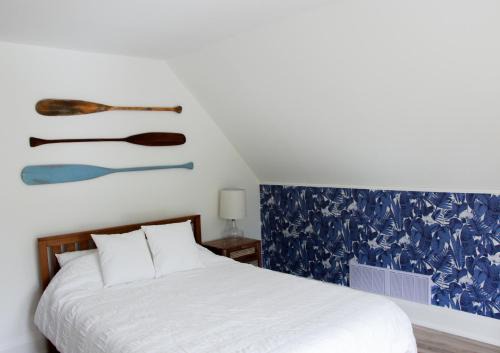 Rossmore Maison | Queen Suite with Private Ensuite at Fancie's PEC - Suite 1