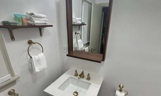 Watkins Glen Maison | Queen With Twin Inn Room - NQTI