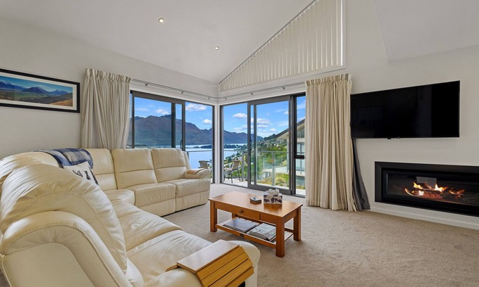Frankton Cottage | Queenstown Lake Views - Appartement à l'étage