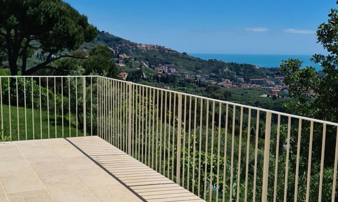 Pugliola Maison | Quercia: immense vue sur la mer, piscine, tennis, parking privée à Lerici!