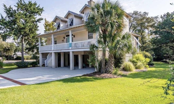North Litchfield Beach Maison | Quick stroll to beautiful North Litchfield beach!