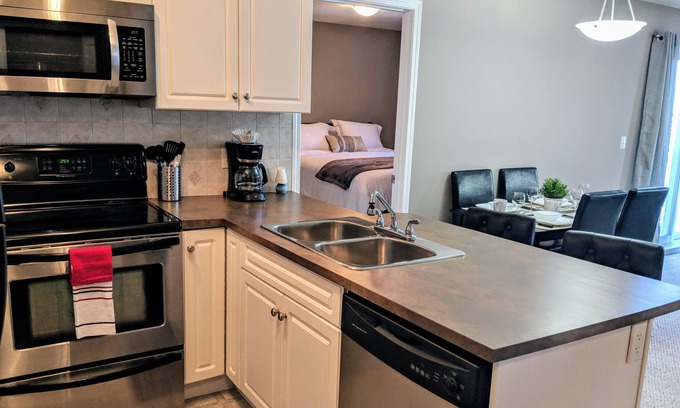 Stony Plain Copropriété | Calme 2BR2Bath près de Westview U / G Parking