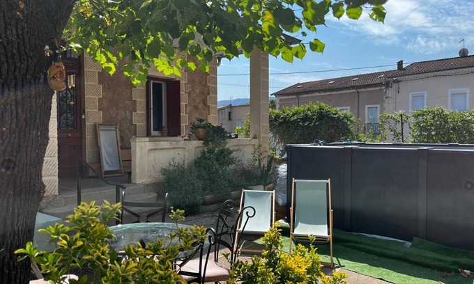 Lamalou-les-Bains Maison | Quiet 35m2, 200 m from the center and thermal baths, air conditioning, garden, swimming pool, pets allowed