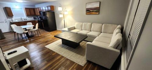 Salem Appartement | Quiet and Comfortable 2 BD Duplex